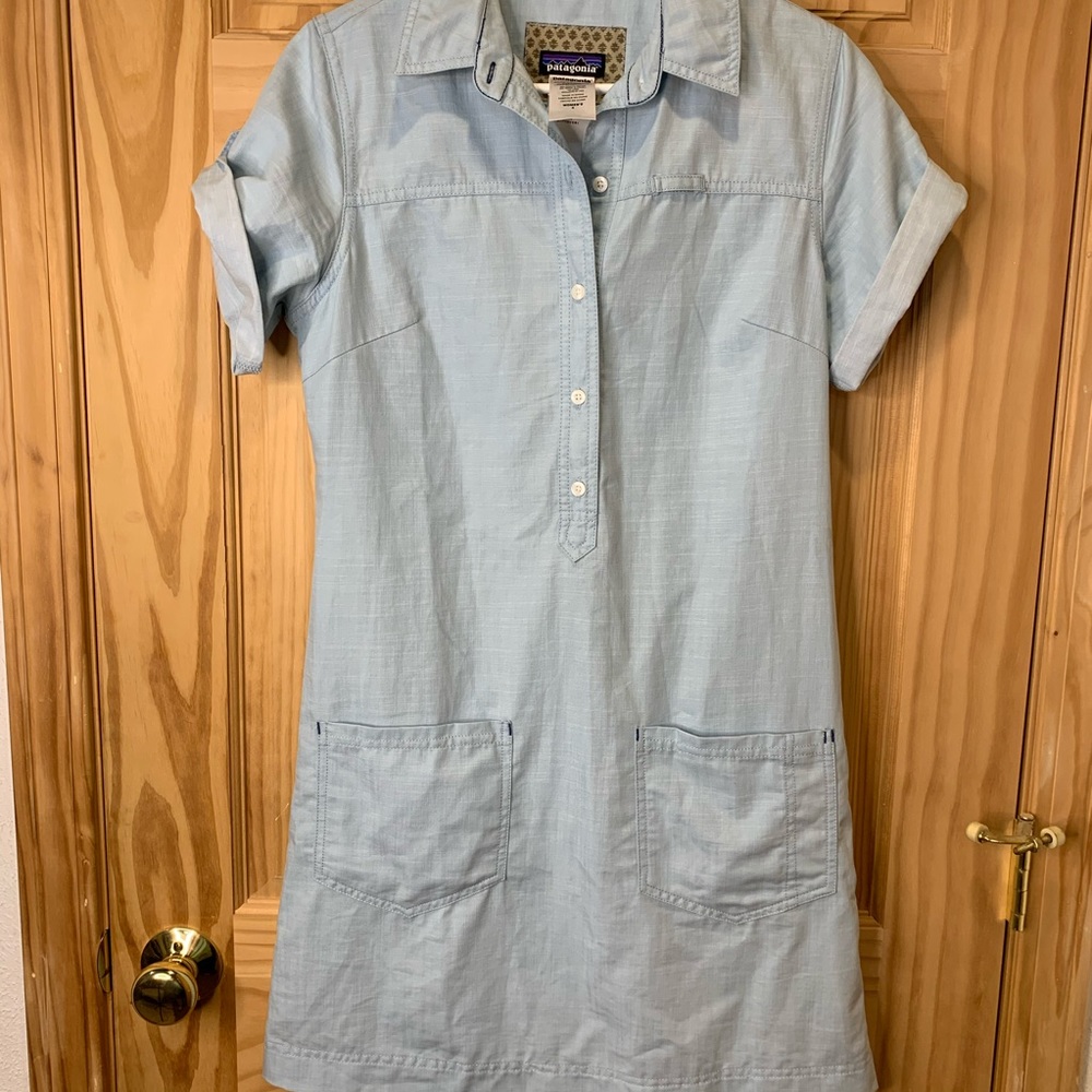Patagonia short-sleeve light blue dress w/pockets